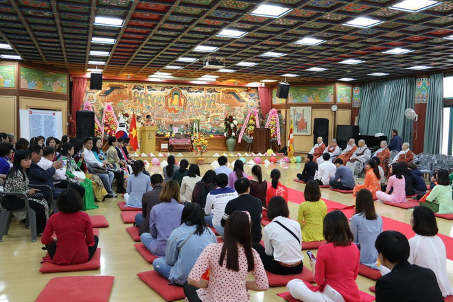 Phật tử Việt Nam ở Hàn Quốc hướng về đất nước và biển đảo quê hương ảnh 1