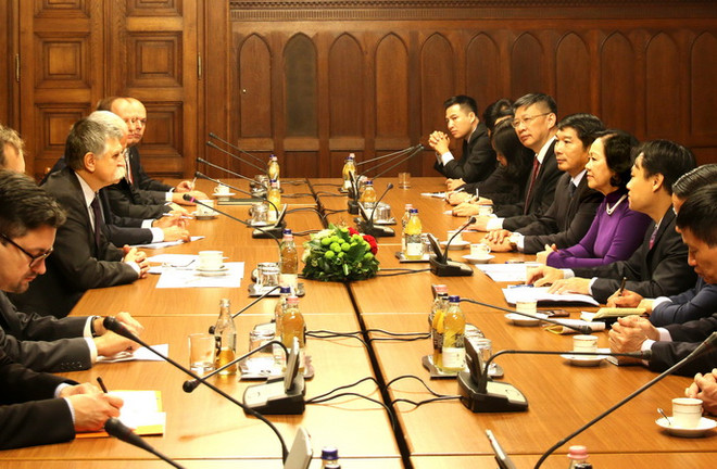 Phát triển quan hệ với Việt Nam đạt được sự đồng thuận ở Hungary ảnh 1