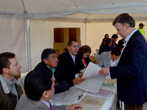 Colombia tiến hành bầu cử quốc hội khóa mới ảnh 1