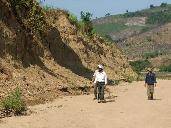 Sạt lở bờ sông Ba - Nỗi lo của người dân miền núi Phú Yên ảnh 1