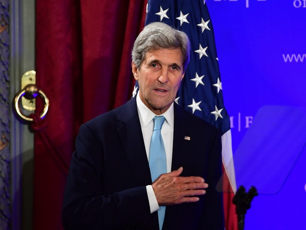 Ngoại trưởng Mỹ phản đối lật lại điều tra thư điện tử của bà Clinton ảnh 1