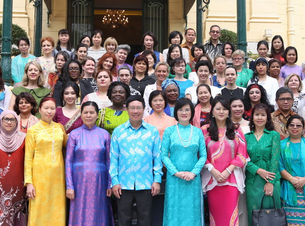 Lễ ra mắt Nhóm Phụ nữ Cộng đồng ASEAN tại Hà Nội ảnh 1