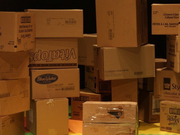 Đại sứ quán Mỹ tại Kyrgyzstan nhận nhiều "lô hàng bí ẩn" ảnh 1