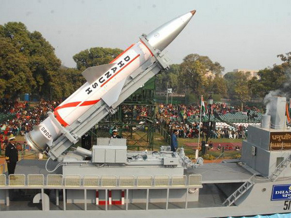 Ấn Độ thử thành công tên lửa Dhanush mang đầu đạn hạt nhân ảnh 1
