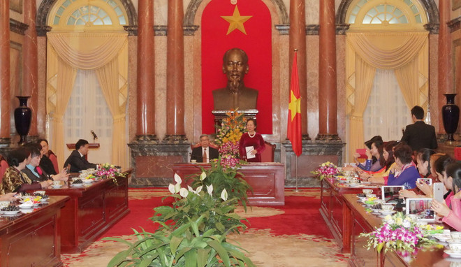 Phó Chủ tịch nước Nguyễn Thị Doan gặp mặt các nữ doanh nhân ảnh 1