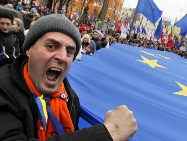 Đối lập Ukraine liên tục kêu gọi EU hỗ trợ tài chính ảnh 1