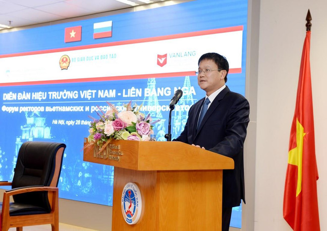 Thứ trưởng Bộ Giáo dục và Đào tạo Lê Hải An phát biểu khai mạc. (Ảnh: Việt Hà/TTXVN) 65 trường dự Diễn đàn Hiệu trưởng Đại học Việt Nam-Liên bang Nga ảnh 1