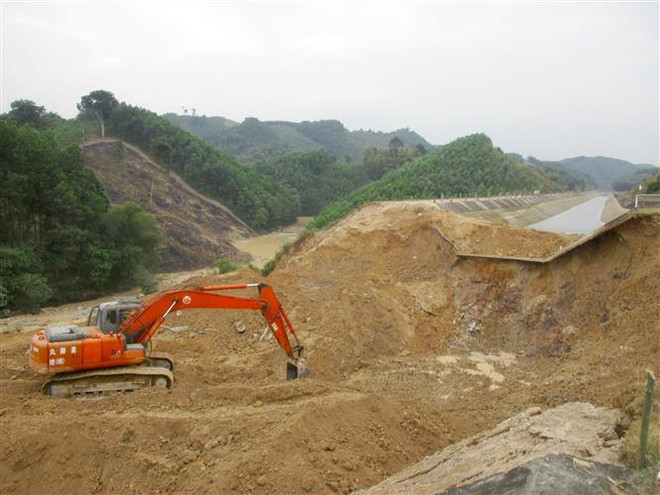 Thông tin ban đầu về nguyên nhân vỡ kênh Bắc sông Chu-Nam sông Mã ảnh 1