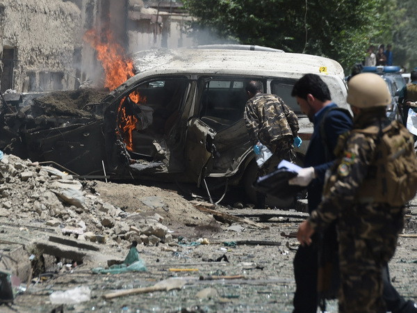 Afghanistan: Đánh bom cửa hàng tạp hóa, hơn 40 người thương vong ảnh 1