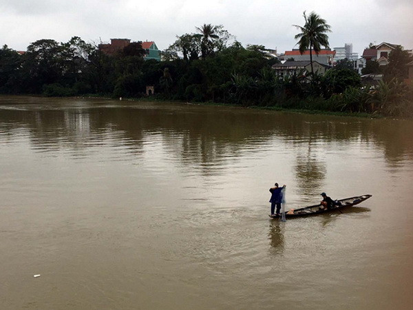 Thừa Thiên-Huế: Nhiều nơi vẫn ngập, thêm một người chết do lũ ảnh 1