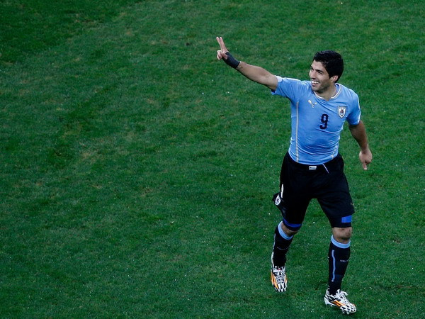 Suarez hoàn toàn khỏe mạnh, sẵn sàng ra sân gặp Italy ảnh 1