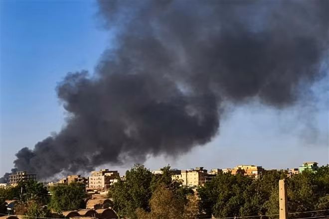 Sudan: Chiến sự kéo dài tuần thứ 6, hàng nghìn dân thường mắc kẹt ảnh 1
