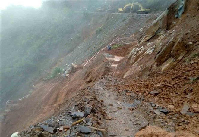 Lai Châu: Sạt lở đường gây cô lập xã vùng cao Tà Tổng ảnh 1