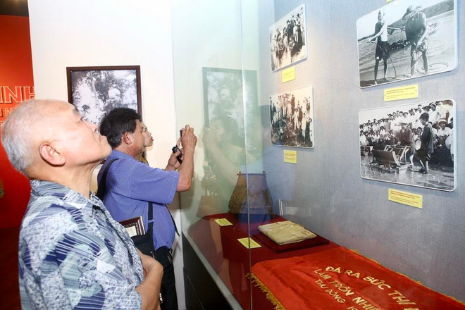 Khai mạc trưng bày về “Hồ Chí Minh-Chân dung một con người” ảnh 2