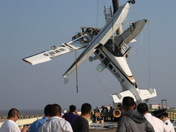 Trung Quốc tìm thấy hộp đen thủy phi cơ gặp nạn ở Thượng Hải ảnh 1