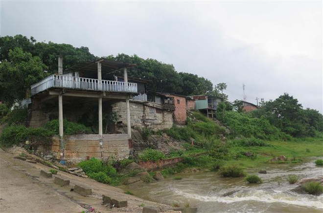 Kiểm tra những công trình bị ảnh hưởng do thiên tai tại Kon Tum ảnh 1