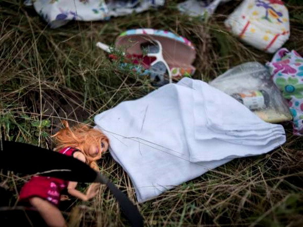 Hà Lan nhận bàn giao vật dụng cá nhân của hành khách vụ MH17 ảnh 1