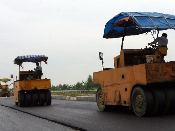 Quảng Ngãi phấn đấu hoàn thành mở rộng Quốc lộ 1 trước hạn ảnh 1