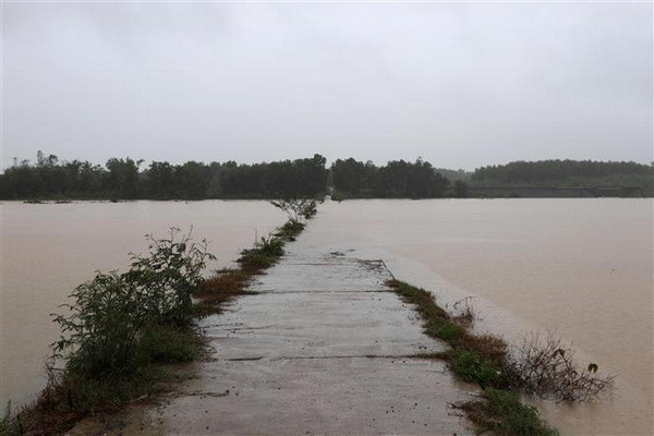 Lại có thêm người chết và mất tích do mưa lũ tại miền Trung ảnh 2