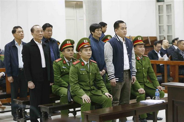 Xét xử sơ thẩm Phan Văn Anh Vũ và bốn cựu tướng Công an ảnh 1