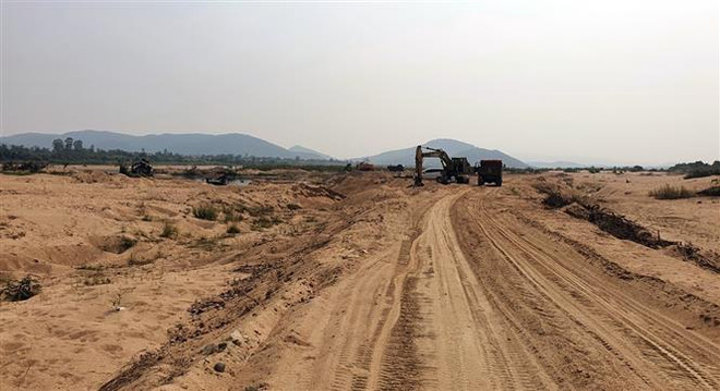 Phú Yên cho phép khai thác cát nhiễm mặn làm vật liệu xây dựng ảnh 1