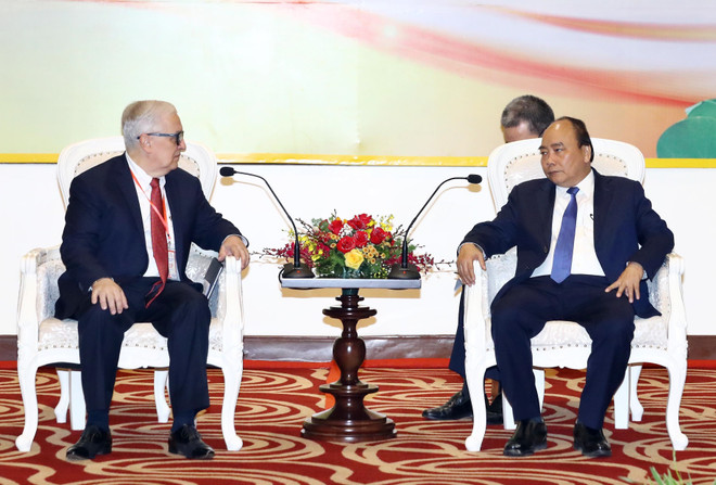 Thủ tướng Nguyễn Xuân Phúc tiếp các nhà đầu tư tại Nghệ An ảnh 3