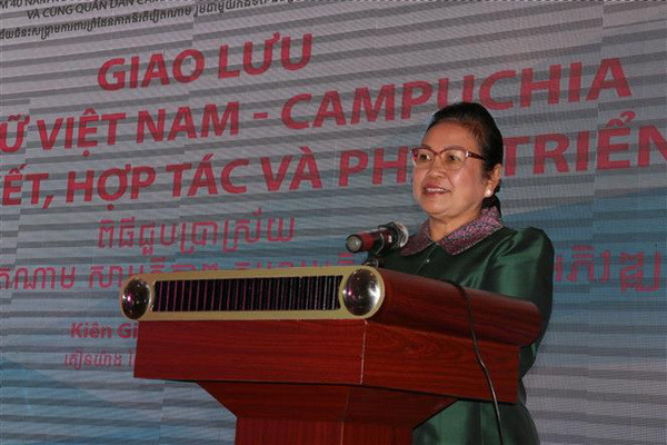 Giao lưu phụ nữ Việt Nam-Campuchia đoàn kết, hợp tác và phát triển ảnh 2