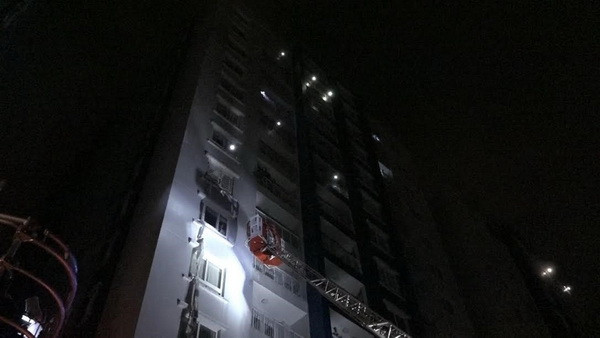 Từ vụ cháy kinh hoàng chung cư Carina Plaza đến nỗi lo hỏa hoạn ảnh 2