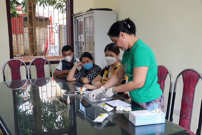 Phạt 7,5 triệu đồng Trưởng nhóm Bông hồng Đen vì tự ý lấy máu học sinh ảnh 1