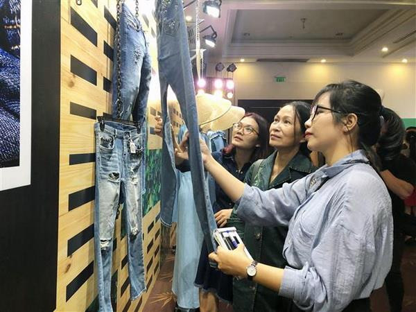 Khai mạc Triển lãm quốc tế về vải, may mặc, phụ kiện Denimsandjeans ảnh 1