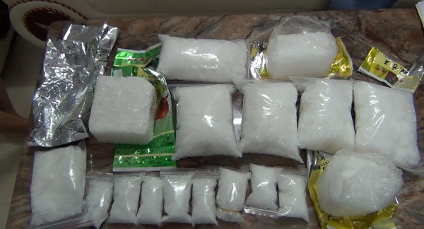 Triệt phá đường dây mua bán ma túy lớn, thu giữ 9,4kg ma túy đá ảnh 1