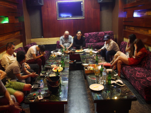 Hàng chục người 'phê' ma túy trong quán karaoke lớn nhất Hải Phòng ảnh 1