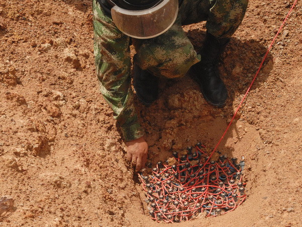 Trung Mỹ là khu vực đầu tiên trên thế giới "nói không" với bom chùm ảnh 1
