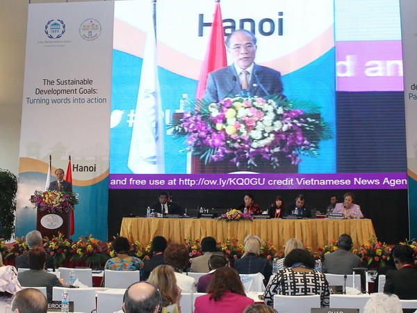 Chủ tịch Quốc hội dự khai mạc Hội nghị Nữ nghị sỹ lần thứ 21 ảnh 1