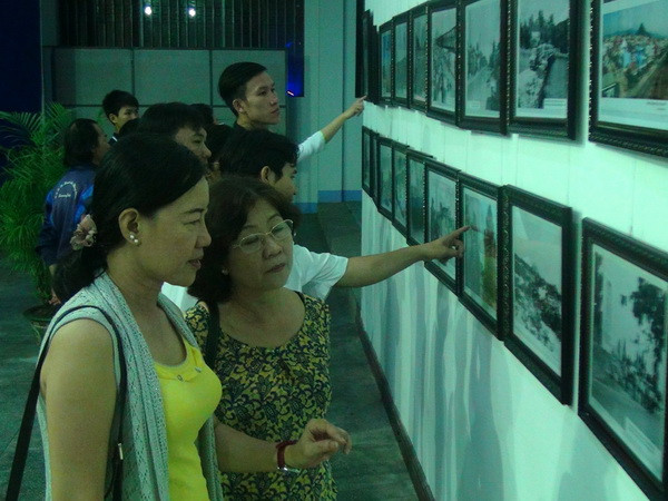 Triển lãm tư liệu, ảnh Phú Yên 40 năm xây dựng và phát triển ảnh 1