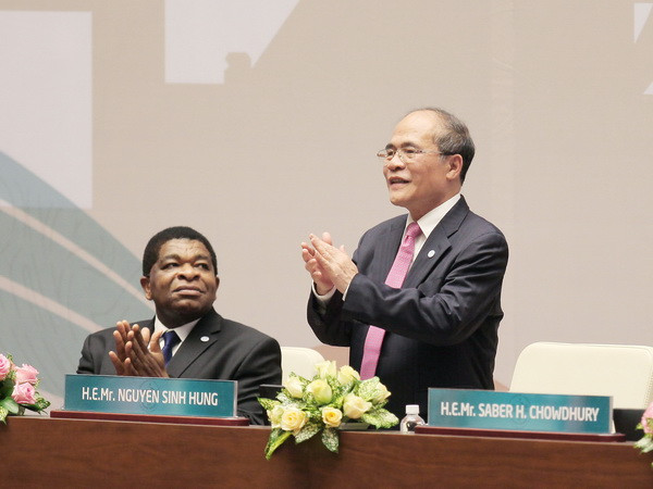 Chủ tịch Quốc hội chiêu đãi trọng thể các đại biểu dự IPU-132 ảnh 1