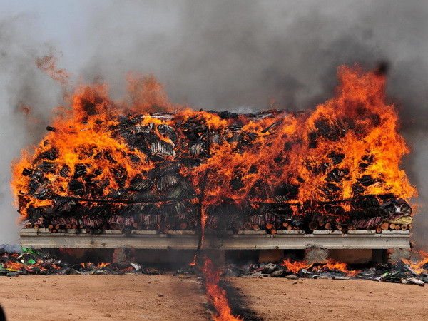 EP thông qua việc siết chặt kiểm soát thuốc gây nghiện ảnh 1