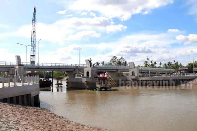 Trà Vinh: Công bố tình huống khẩn cấp sạt lở đê bao ở huyện Cầu Kè ảnh 1