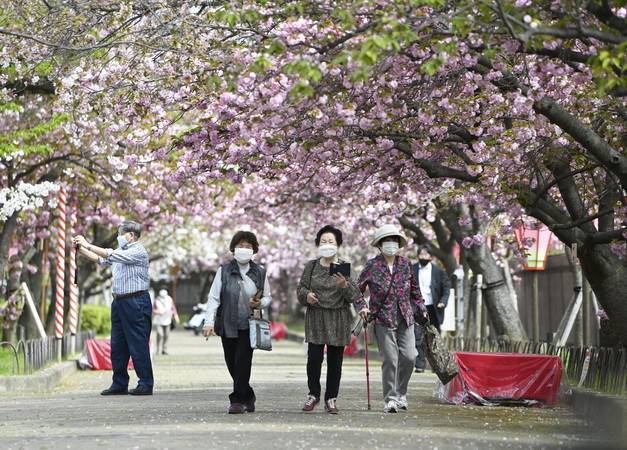 Nhật Bản mở cửa trở lại cho khách du lịch sau hai năm rưỡi ảnh 1