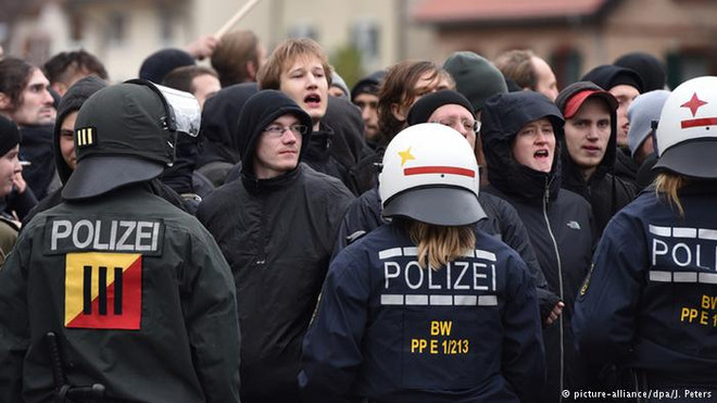 Đức: Biểu tình phản đối đại hội đảng NPD biến thành bạo động ảnh 1
