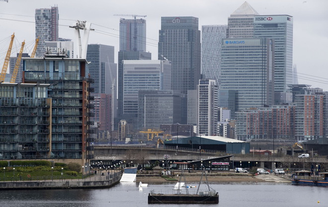 Các khoản vay mượn của Anh tăng trong tháng Hai vừa qua ảnh 1