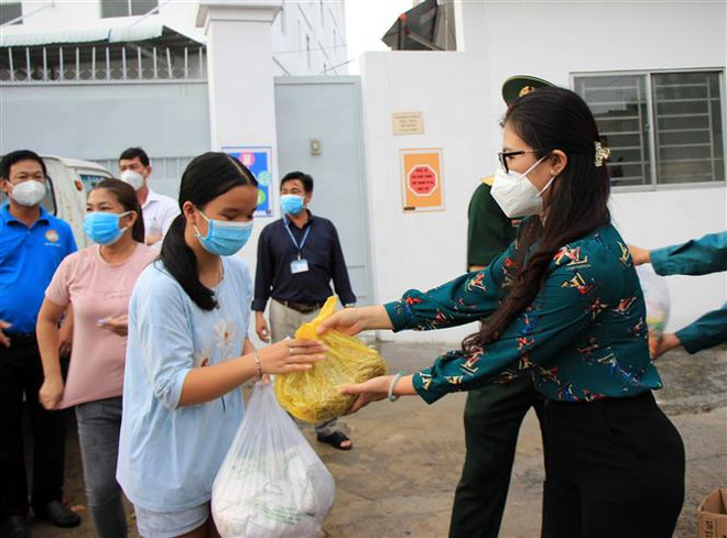 Bảo đảm an sinh trong 'trận chiến' COVID-19: Xóa 'vùng lõm' an sinh ảnh 2