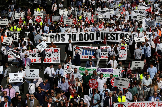 Uber và Cabify biểu tình phản đối với quy định mới ở Tây Ban Nha ảnh 1