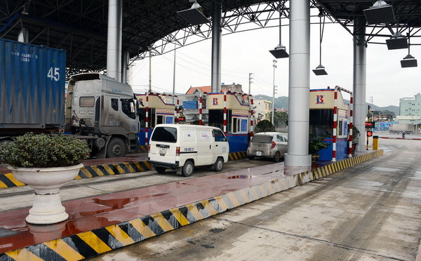 Nhiều chủ phương tiện chưa đăng ký thẻ ưu tiên qua trạm BOT Biên Cương ảnh 1