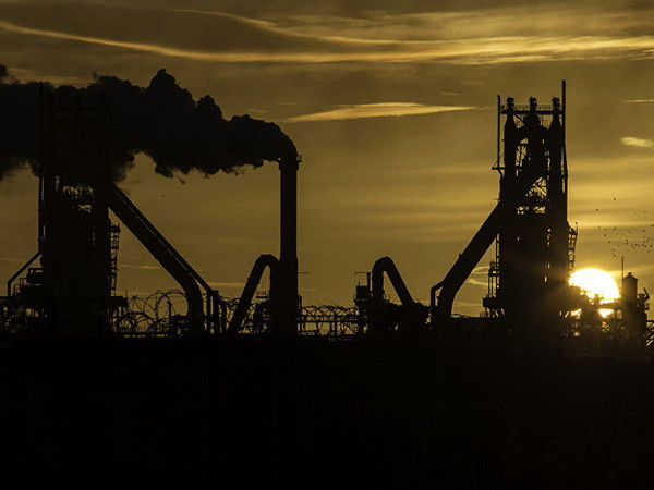 Giá dầu thế giới phục hồi khi kho dự trữ dầu của Mỹ giảm ảnh 1