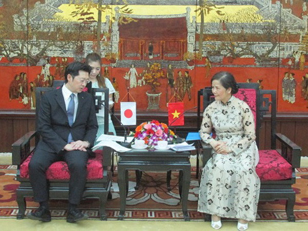 Hà Nội-Fukuoka nâng hợp tác hữu nghị nhiều lĩnh vực ảnh 1