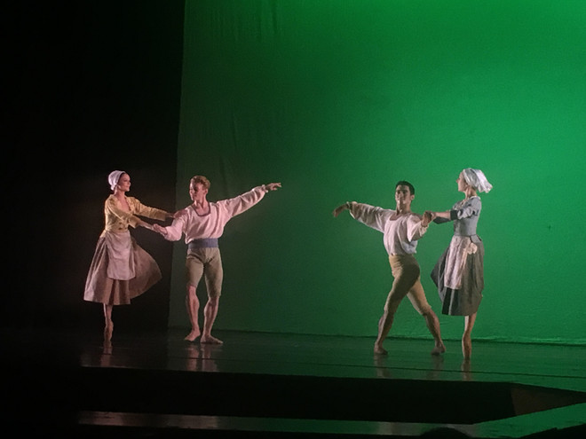 Biểu diễn ballet chào mừng 20 năm quan hệ Hà Nội và Toulouse ảnh 1