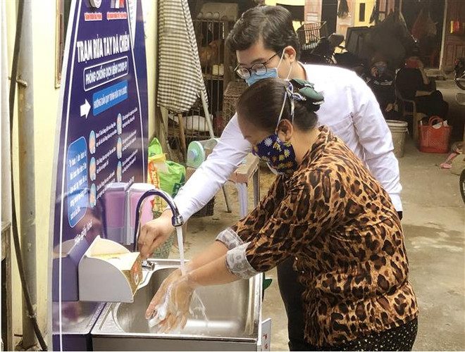 Đưa mô hình trạm rửa tay dã chiến phòng, chống dịch vào hoạt động ảnh 2