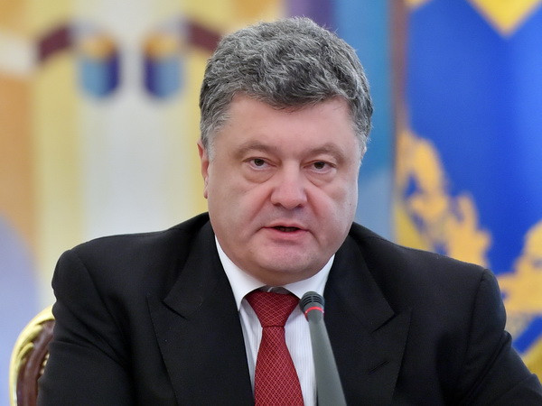 Tổng thống Poroshenko mong NATO hỗ trợ quân sự cho Ukraine ảnh 1