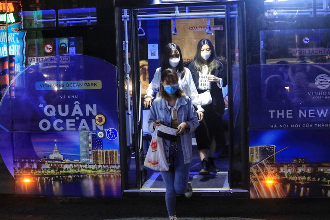 Hình ảnh các tuyến xe buýt điện ở Hà Nội vận hành ổn định ảnh 2